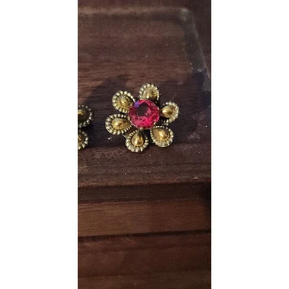 Vintage Brass & Ruby Glass Cufflinks – Floral Screw-Back Mid-Century Style - Picture 4 of 7